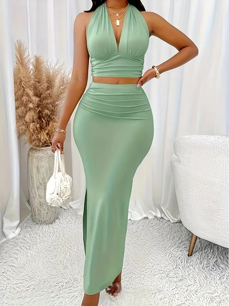 Trendy Two-Piece Set ✨ – Slim-Fit Halter Top & Bodycon Split Skirt