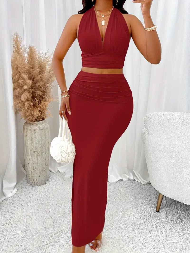 Trendy Two-Piece Set ✨ – Slim-Fit Halter Top & Bodycon Split Skirt